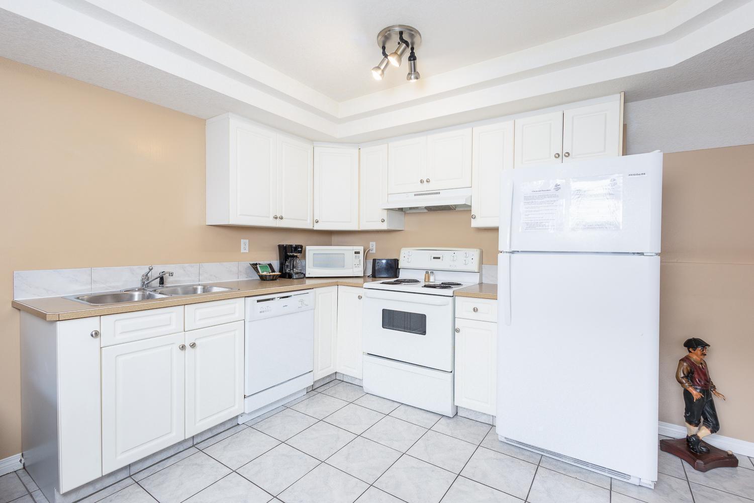 Paradise Canyon Golf Resort - Luxury Condo M409 Lethbridge Bagian luar foto