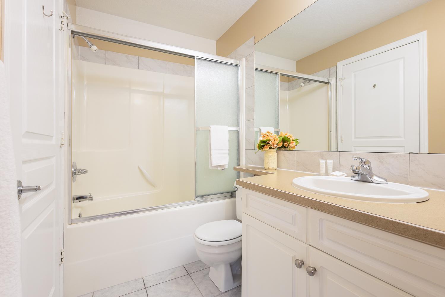 Paradise Canyon Golf Resort - Luxury Condo M409 Lethbridge Bagian luar foto